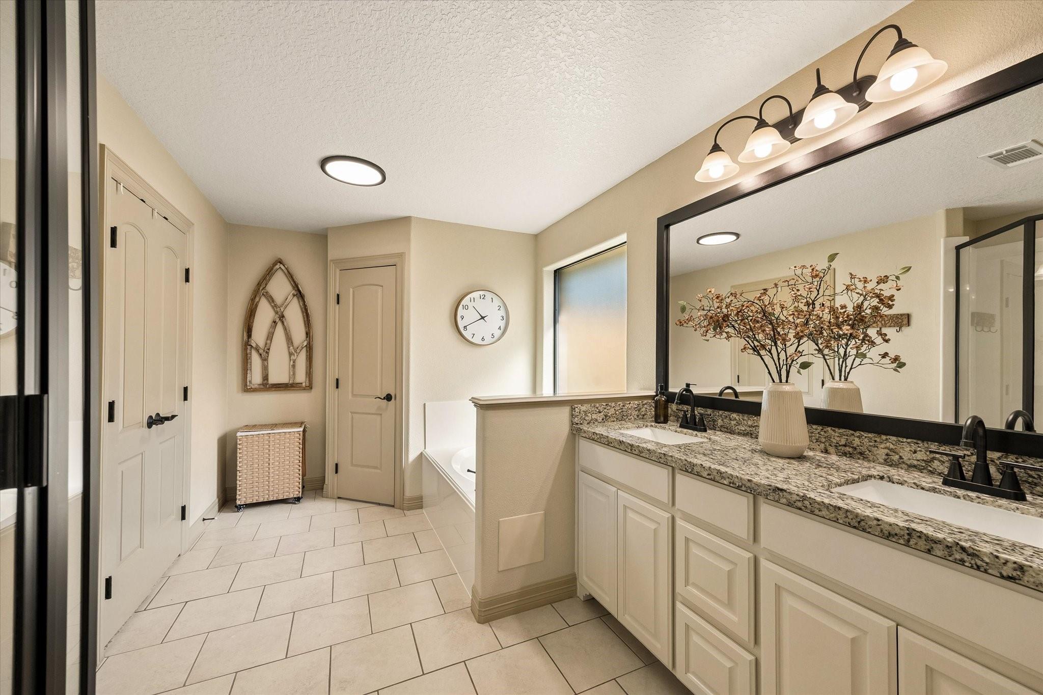 105 Blue Jay Drive Property Photo 18