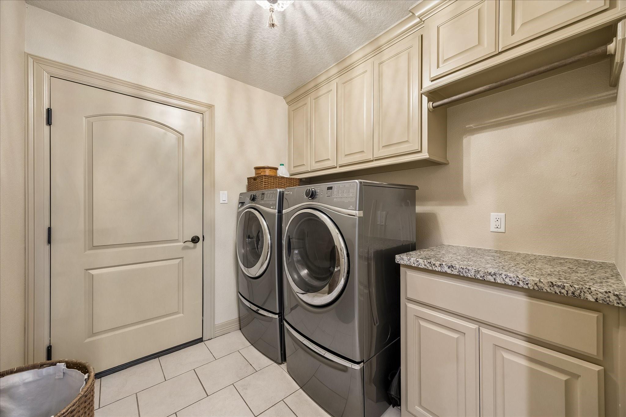 105 Blue Jay Drive Property Photo 24