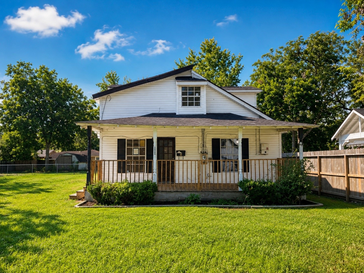 222 E Southland Avenue Property Photo 1