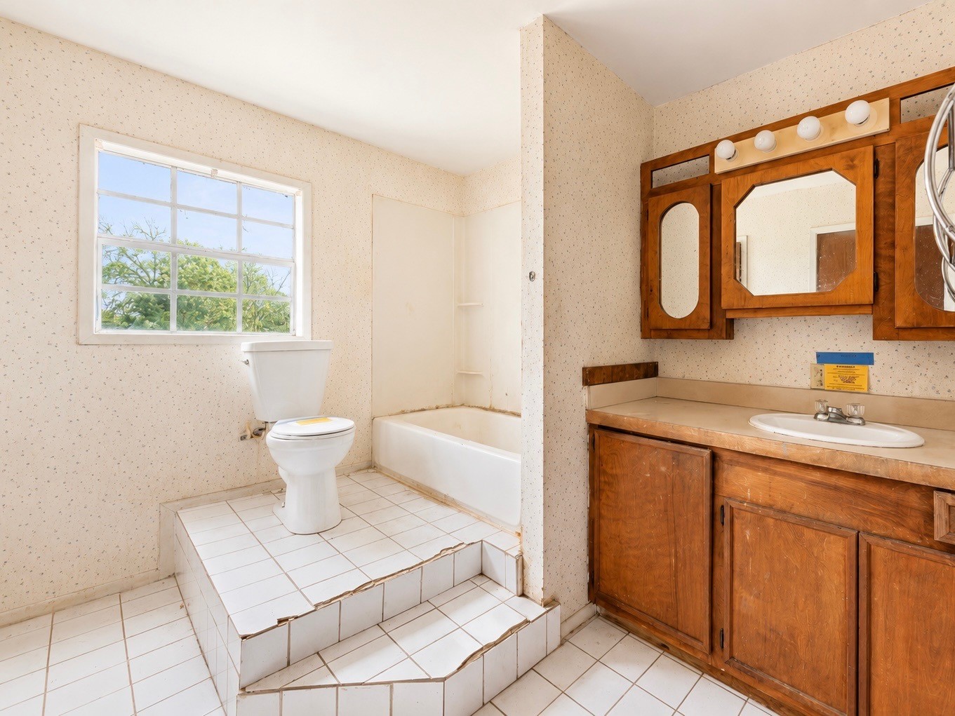 222 E Southland Avenue Property Photo 10