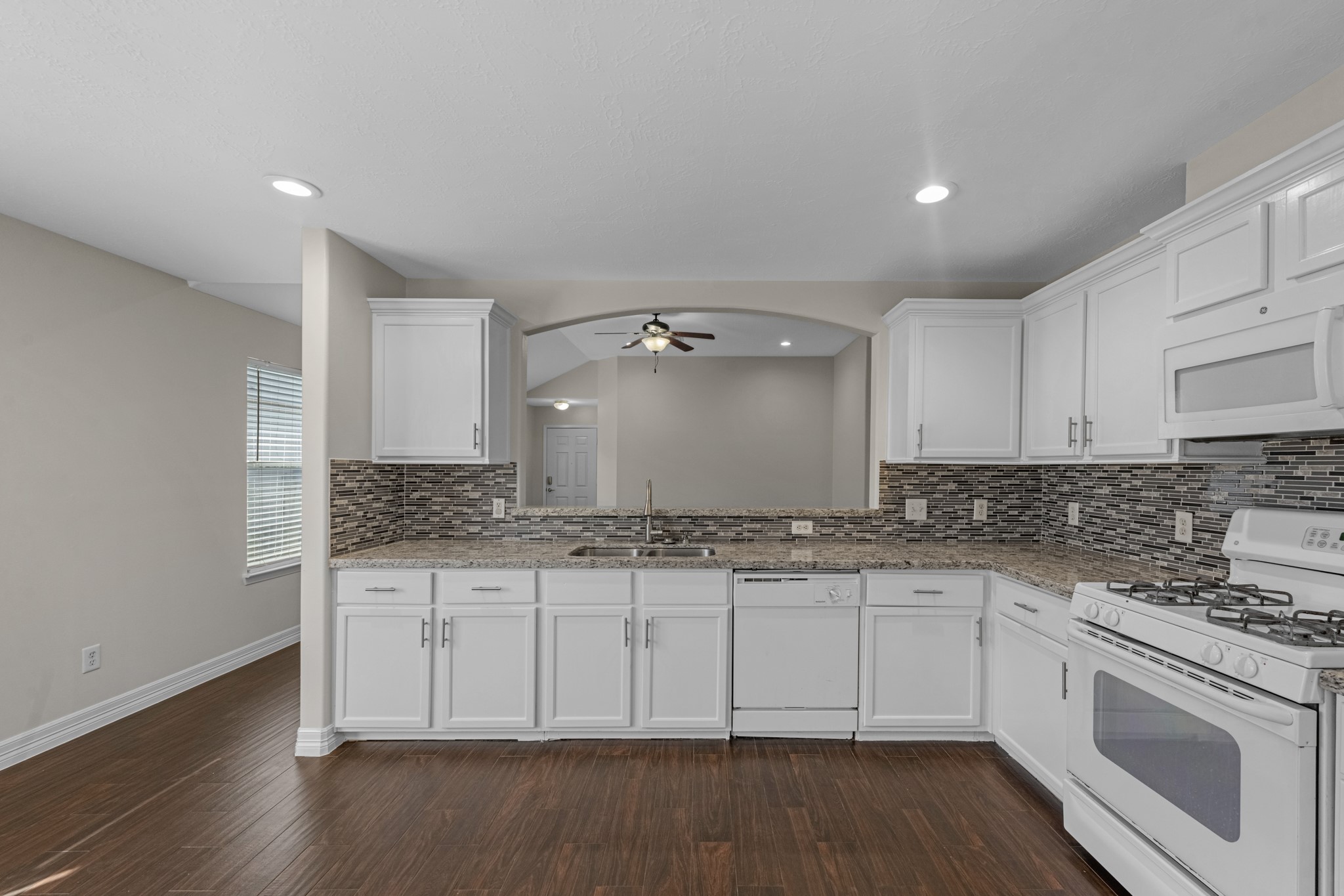 19423 Rebel Yell Drive Property Photo 3