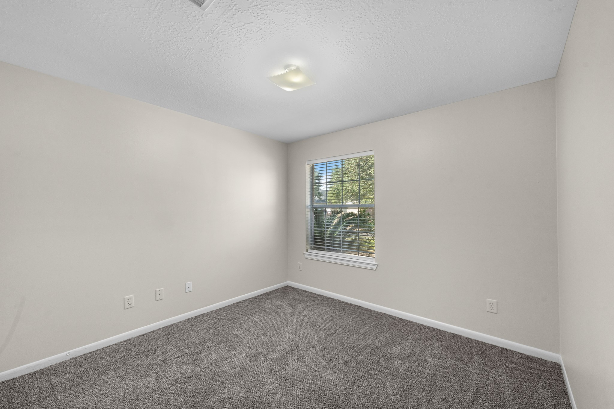 19423 Rebel Yell Drive Property Photo 13