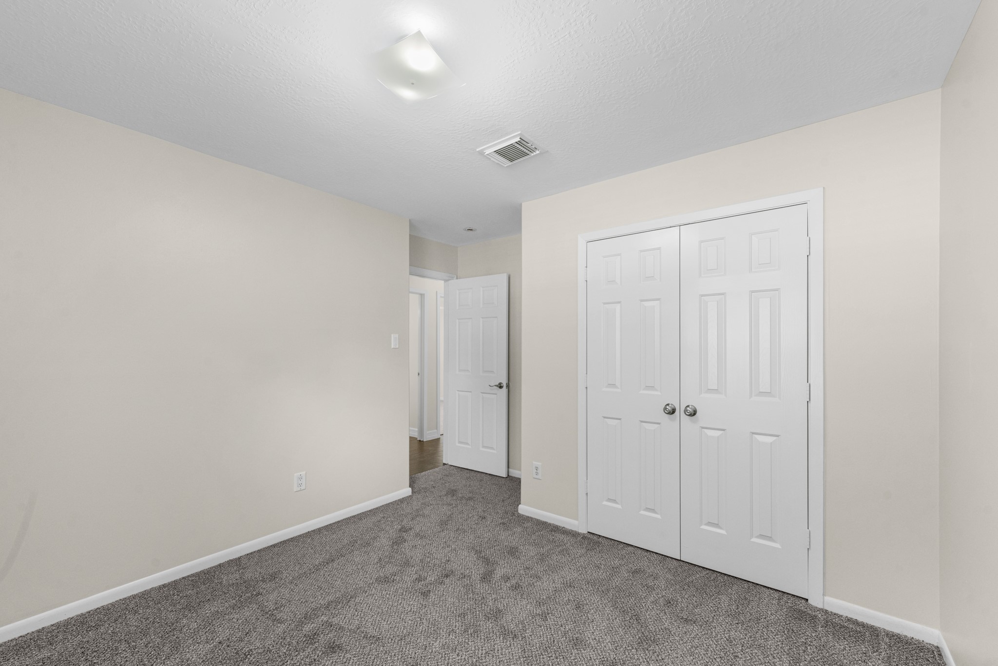 19423 Rebel Yell Drive Property Photo 14