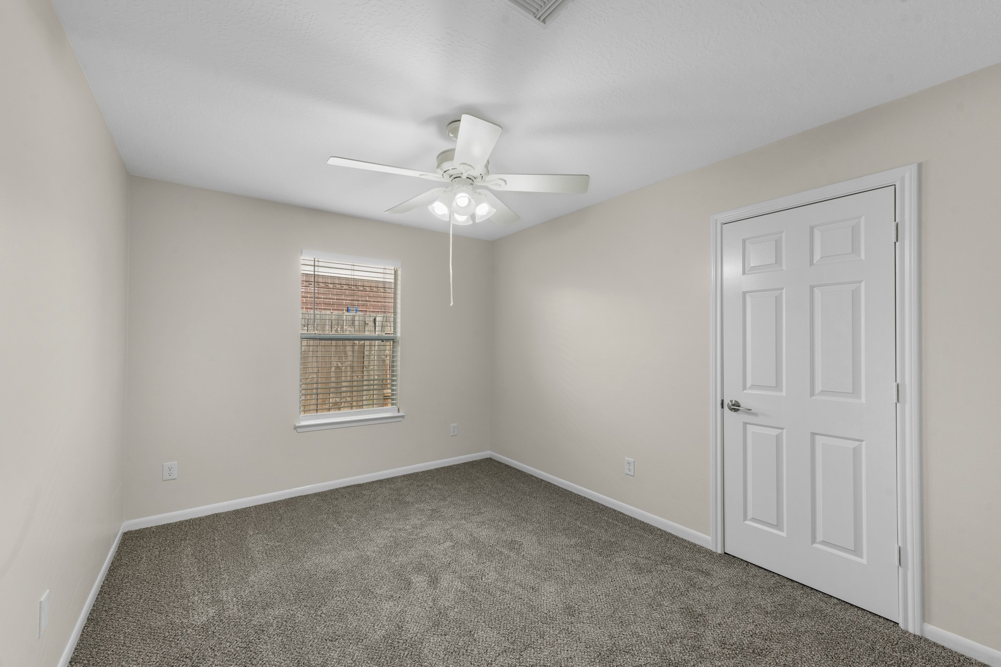 19423 Rebel Yell Drive Property Photo 15