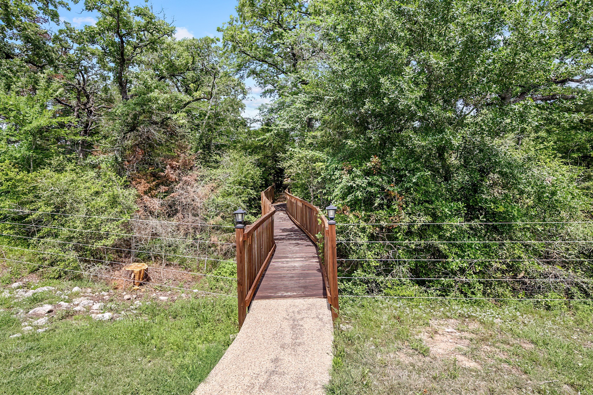 17899 Saddle Creek Drive Property Photo 11