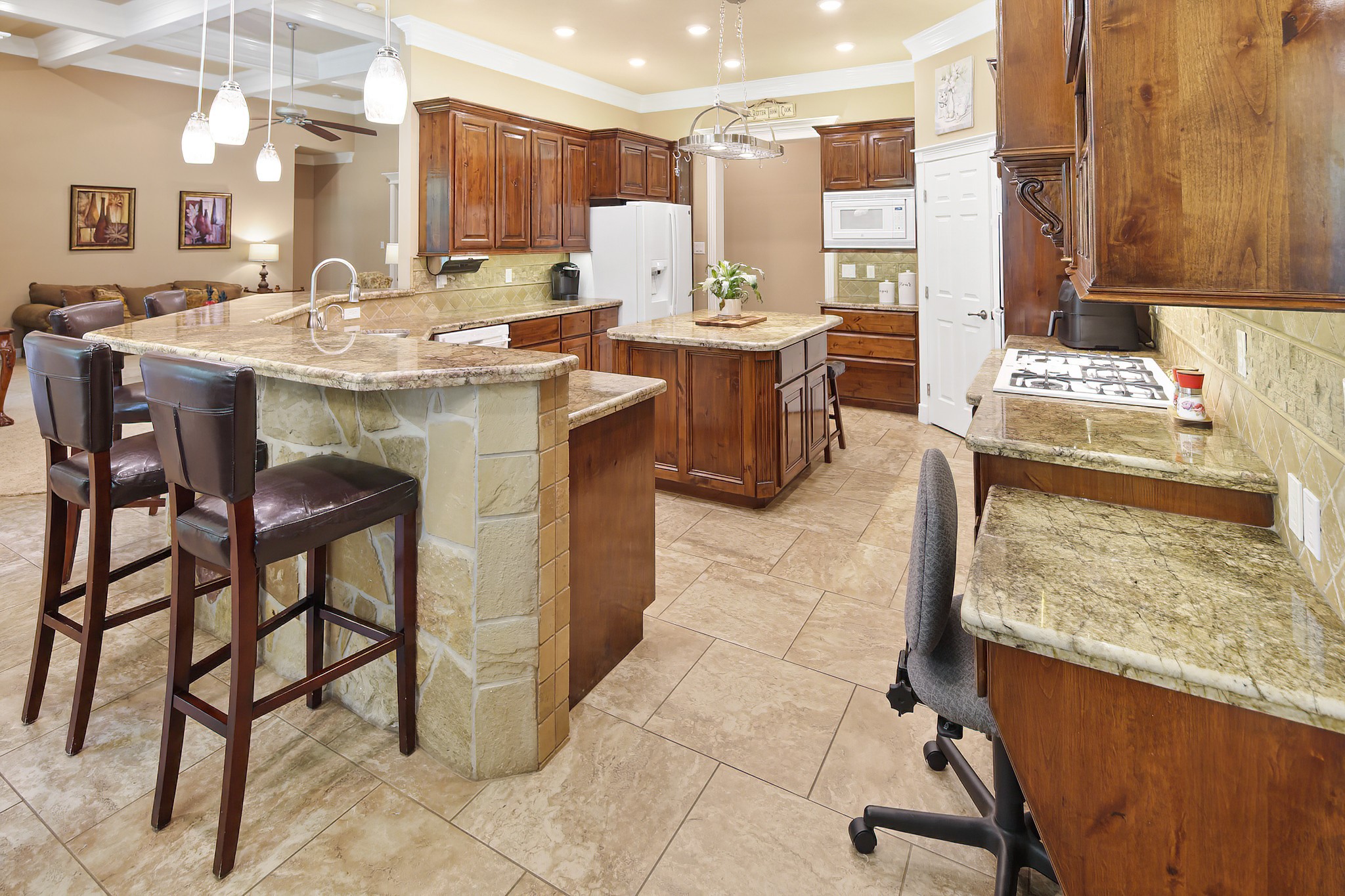 17899 Saddle Creek Drive Property Photo 16