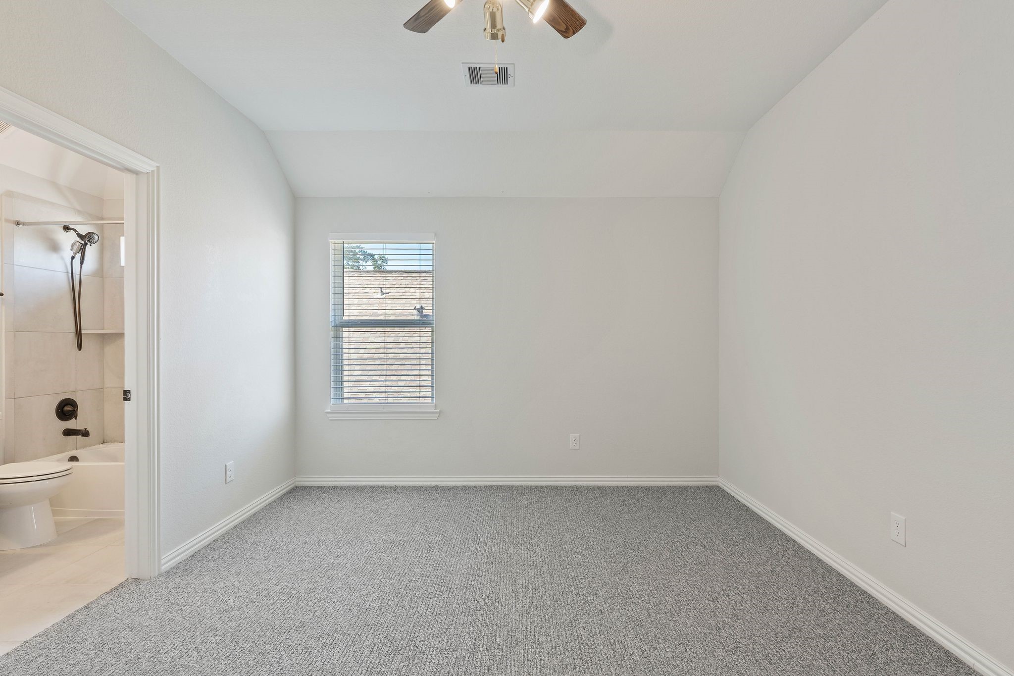 143 Scarlet Maple Court Property Photo 16