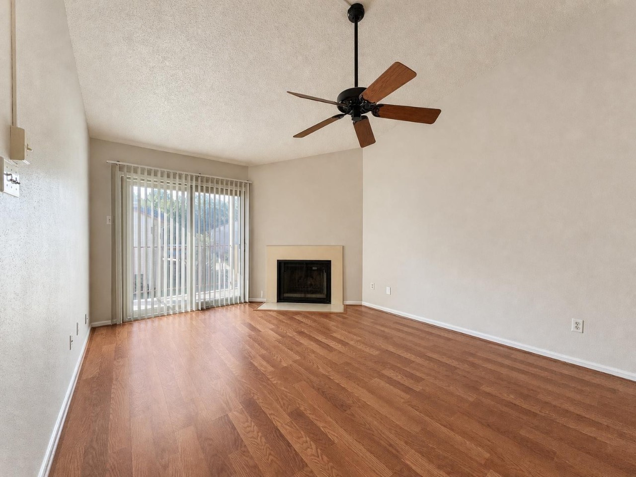 2120 El Paseo Street 1808 Property Photo 3