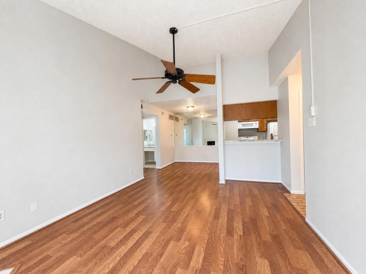 2120 El Paseo Street 1808 Property Photo 5