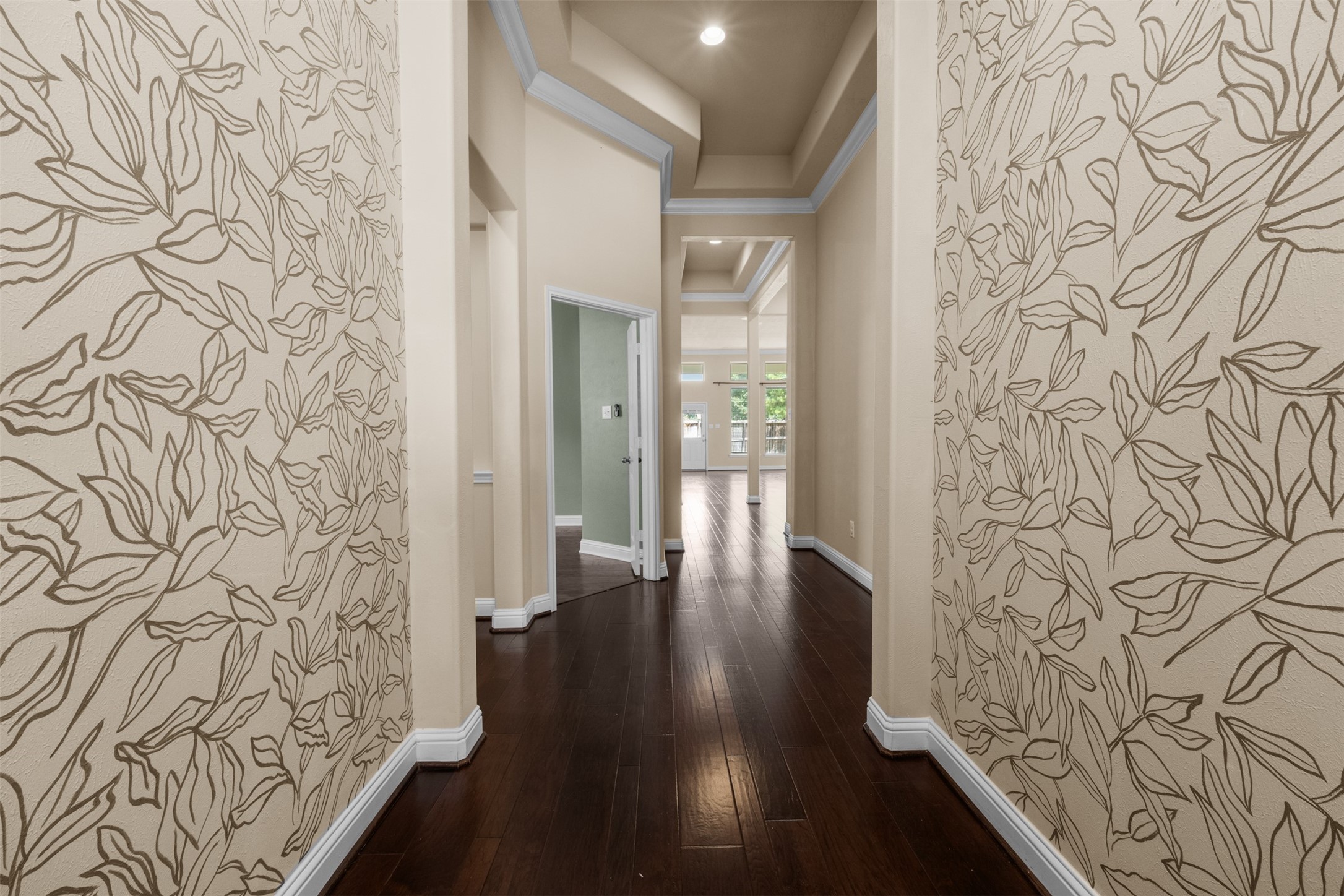 8239 Lockridge Terrace Lane Property Photo 4