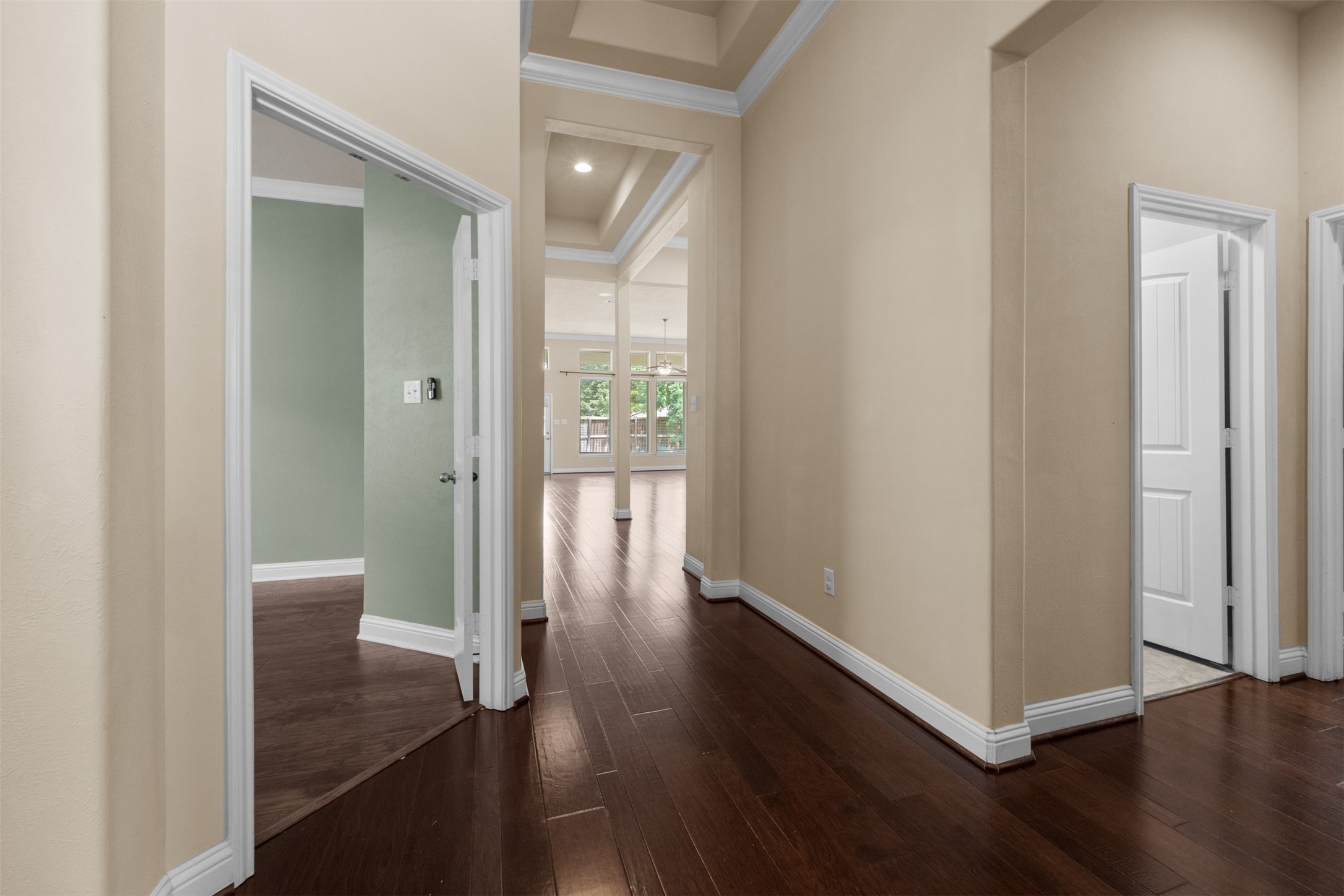 8239 Lockridge Terrace Lane Property Photo 5