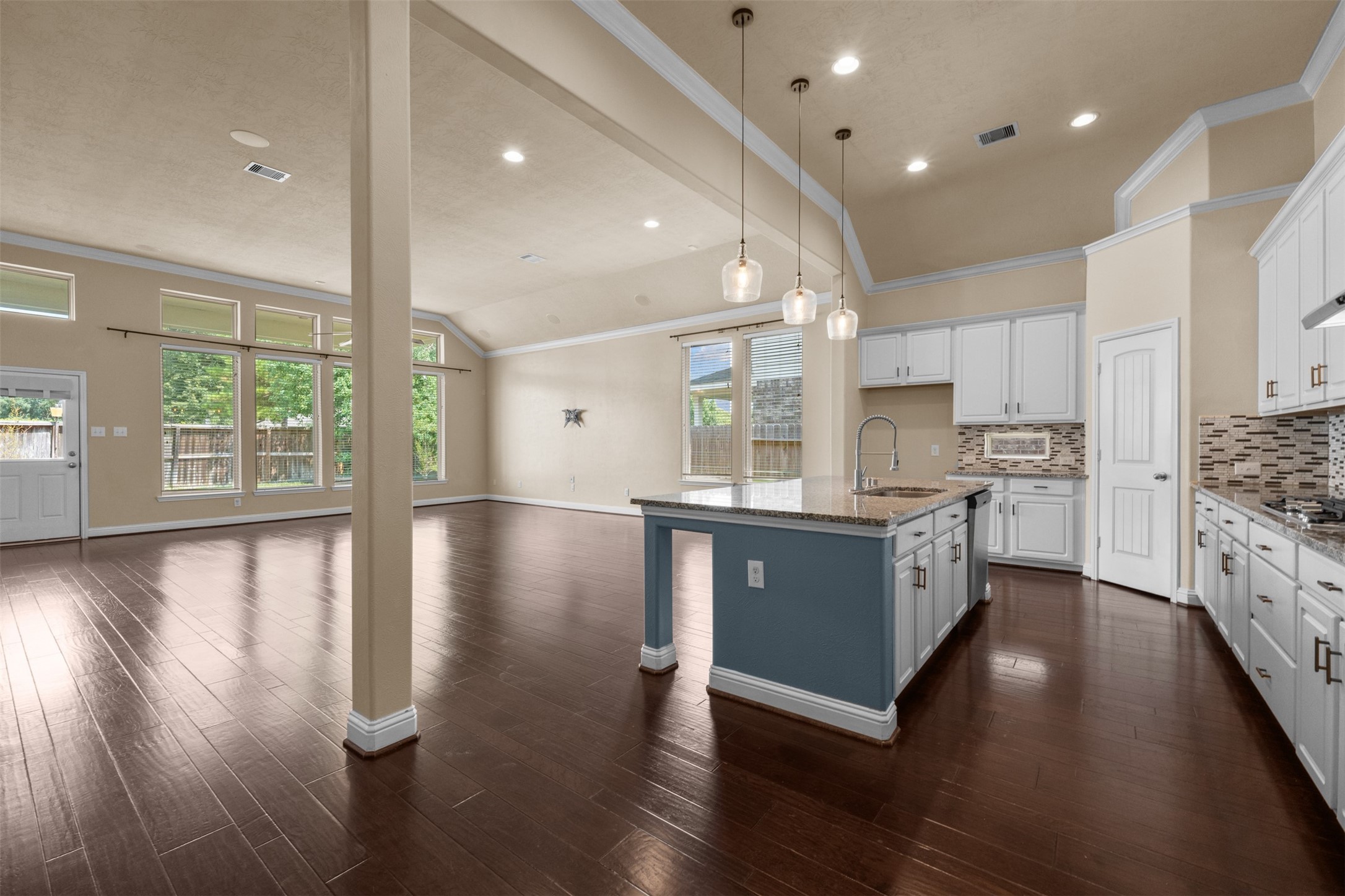 8239 Lockridge Terrace Lane Property Photo 12