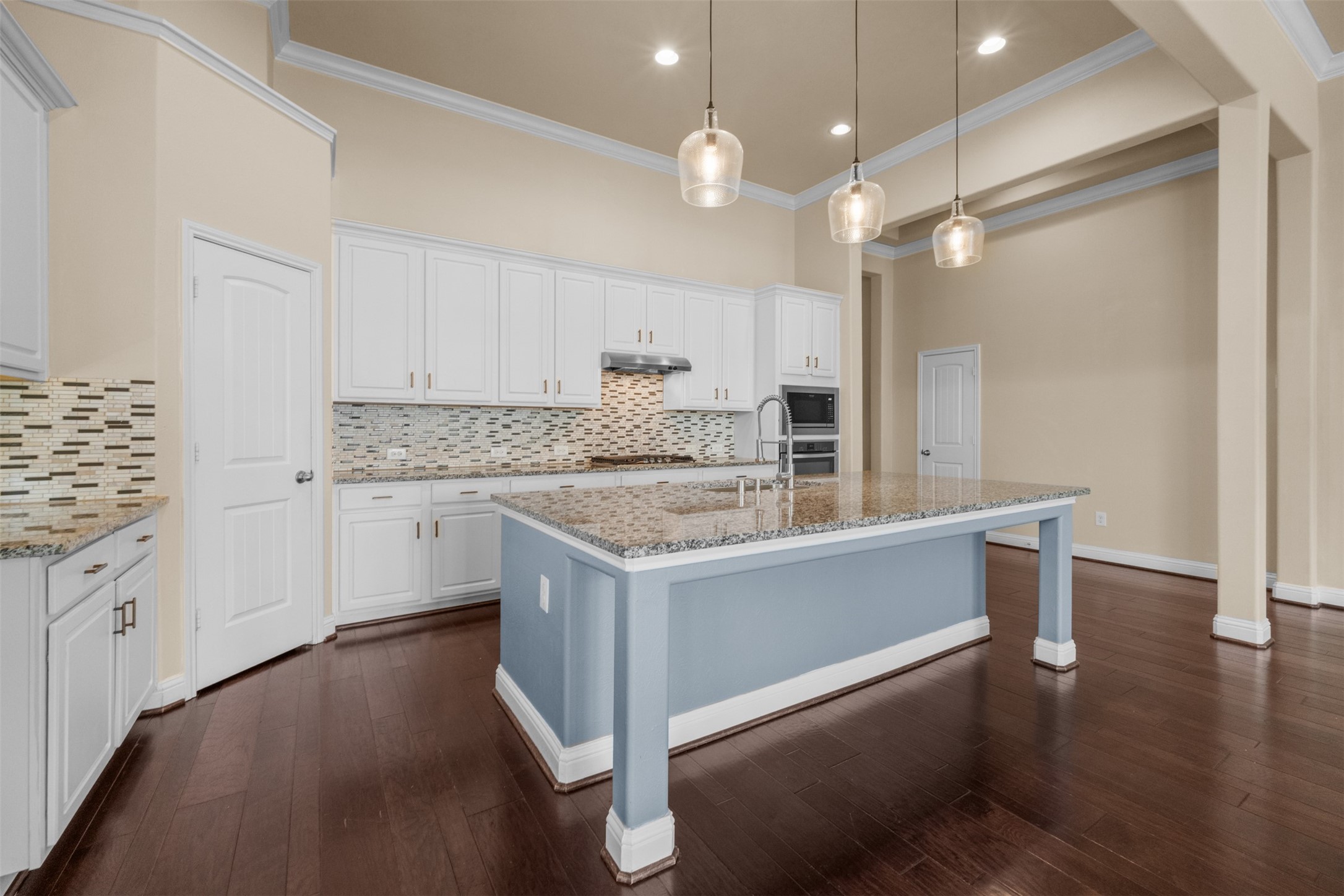 8239 Lockridge Terrace Lane Property Photo 16