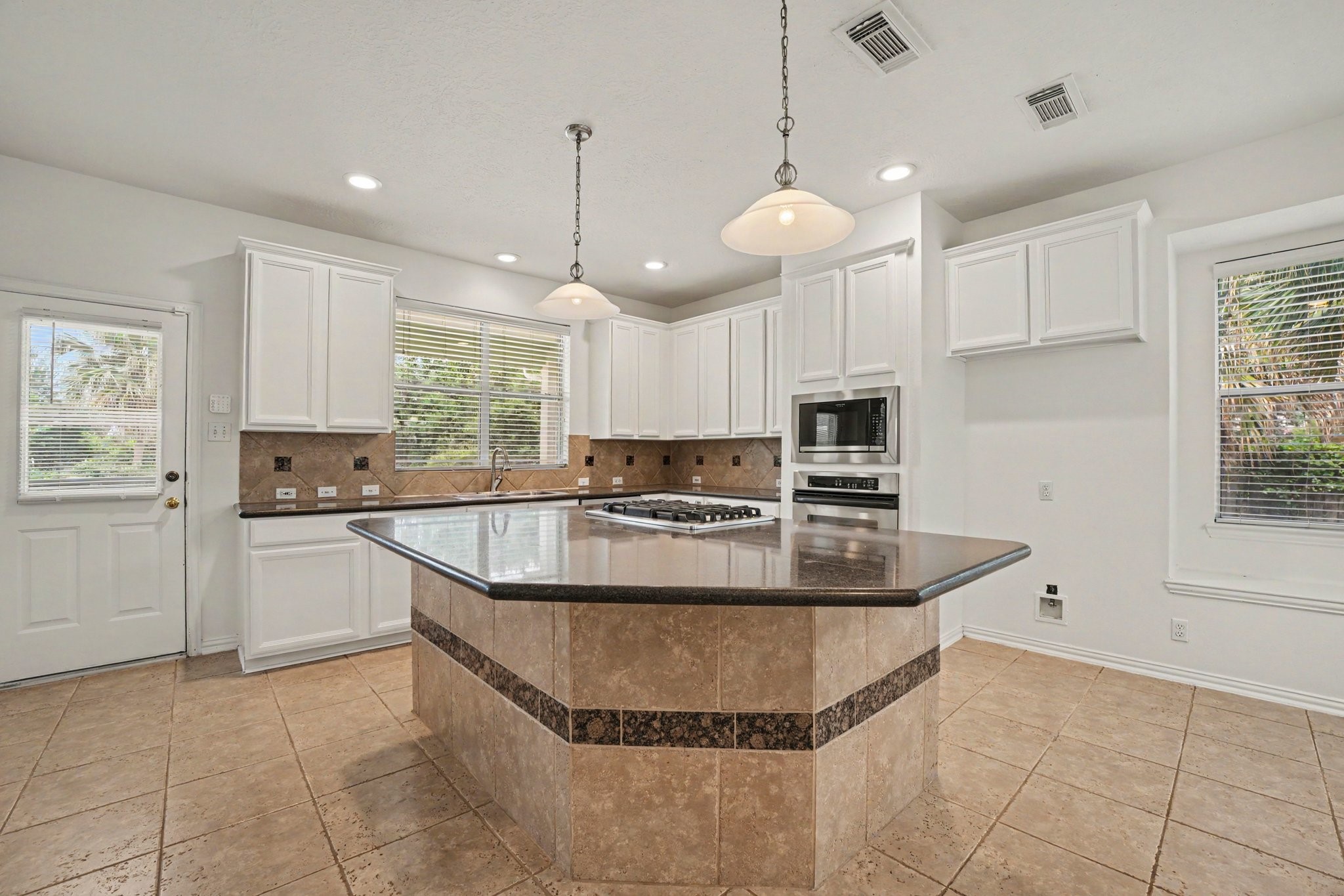 17303 Village Breeze Drive Property Photo 9