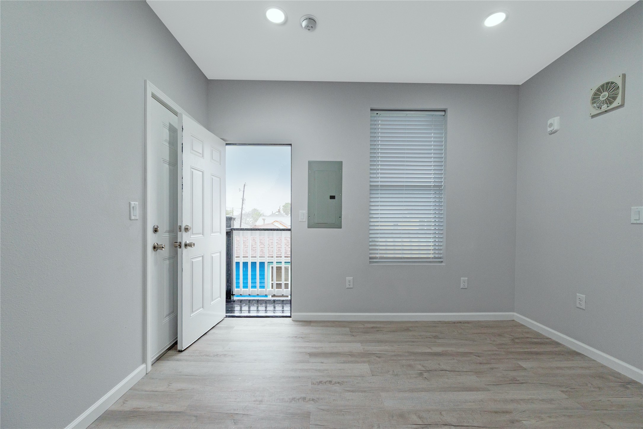 807 Avenue K G Property Photo 4