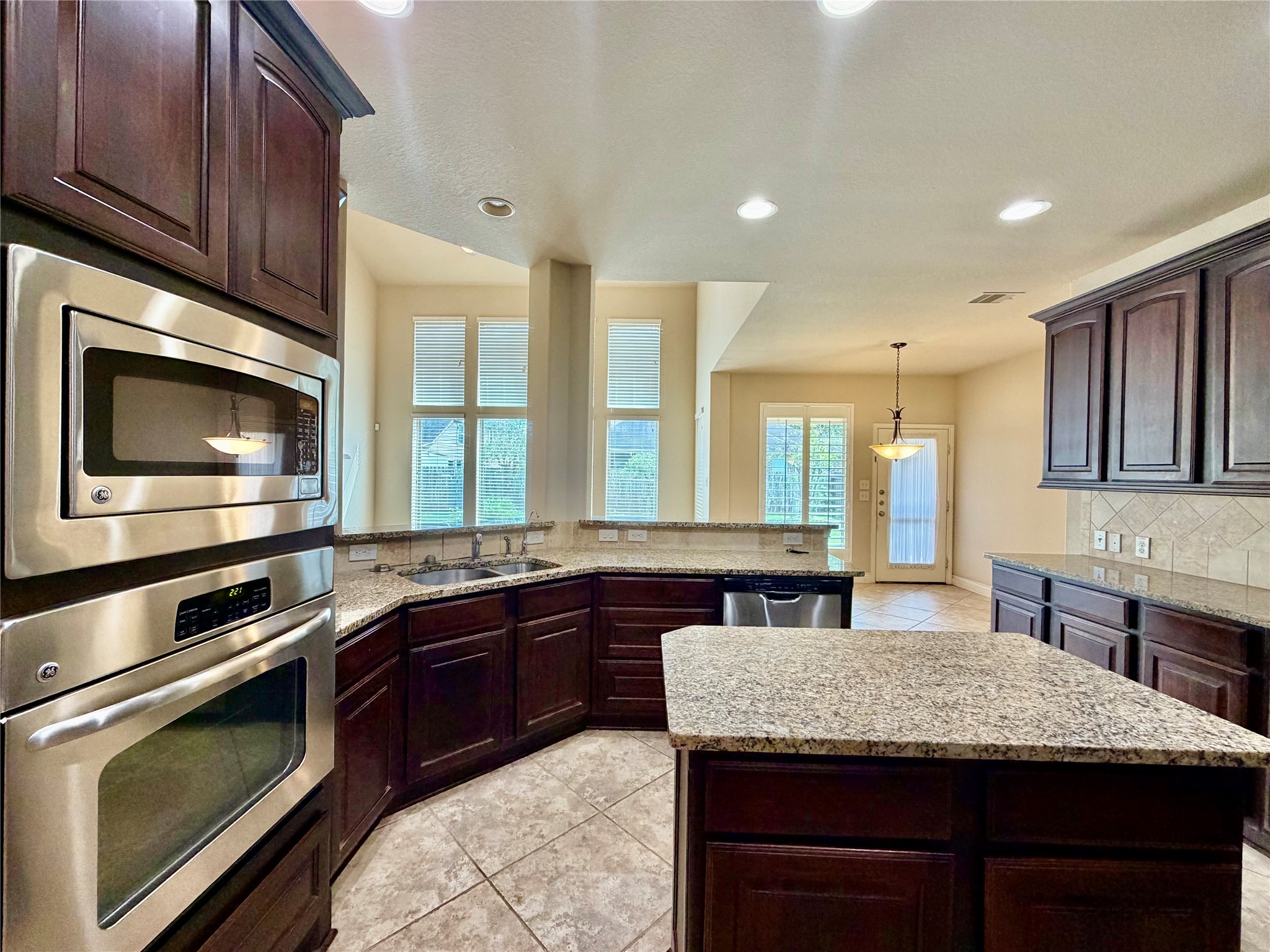 4103 Pebble Heights Lane Property Photo 12