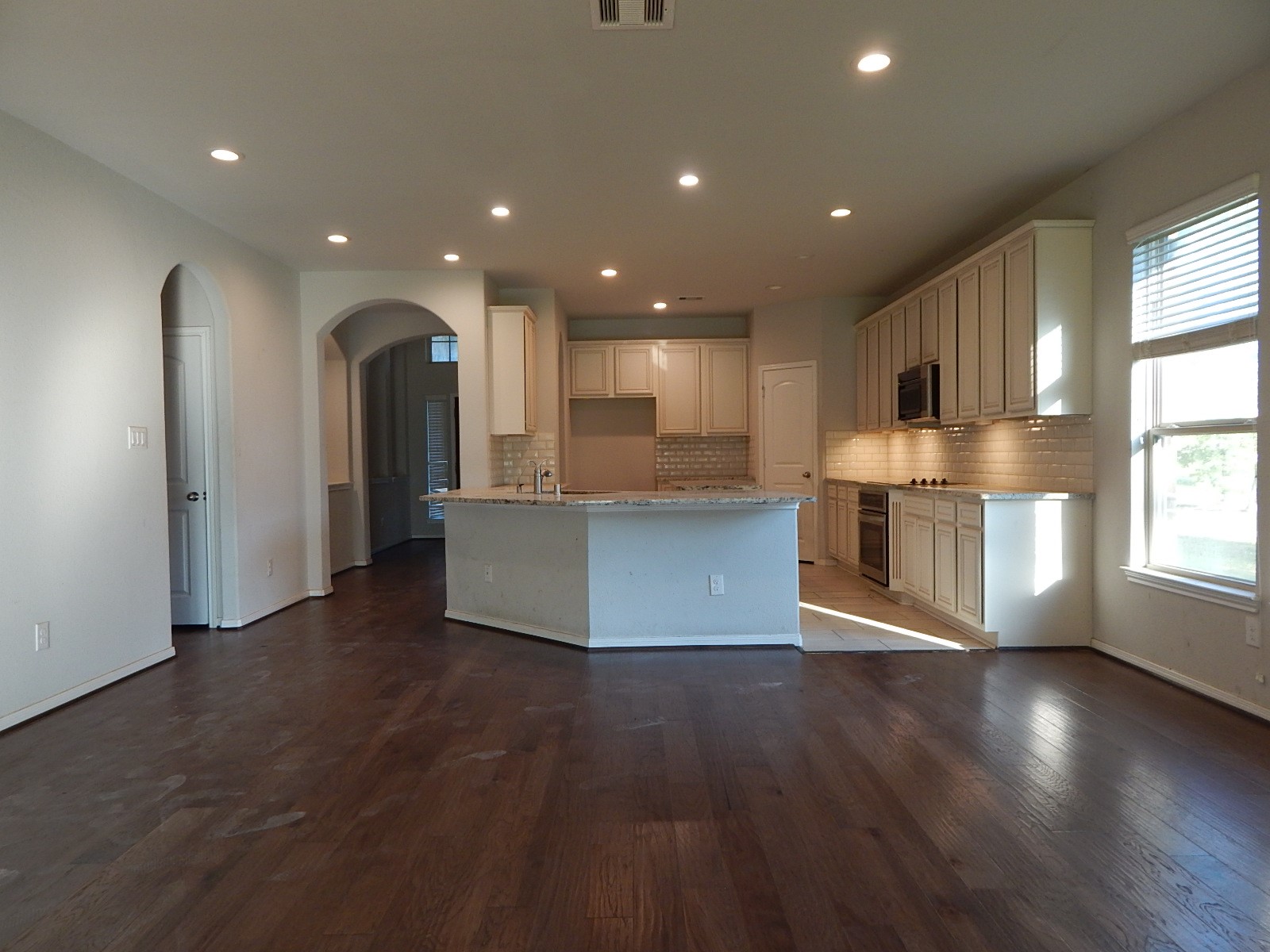 9155 White Tail Drive Property Photo 5