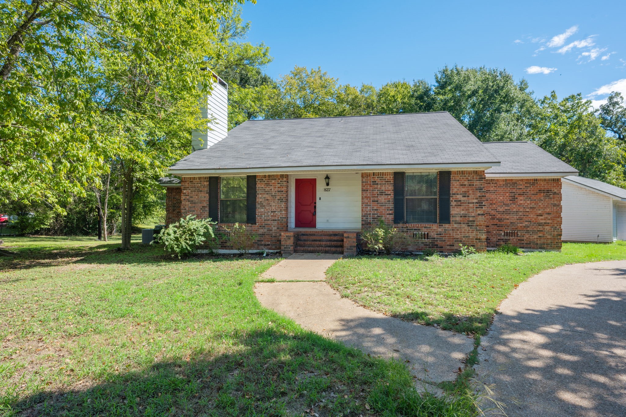 827 Vine Street Property Photo 1