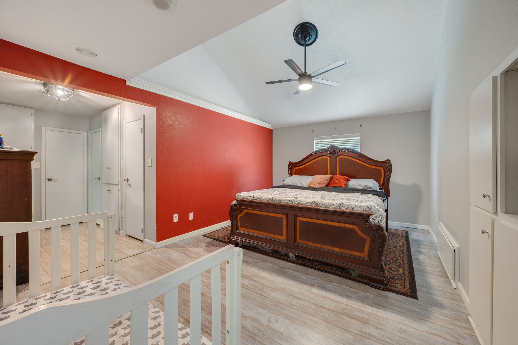 827 Vine Street Property Photo 12