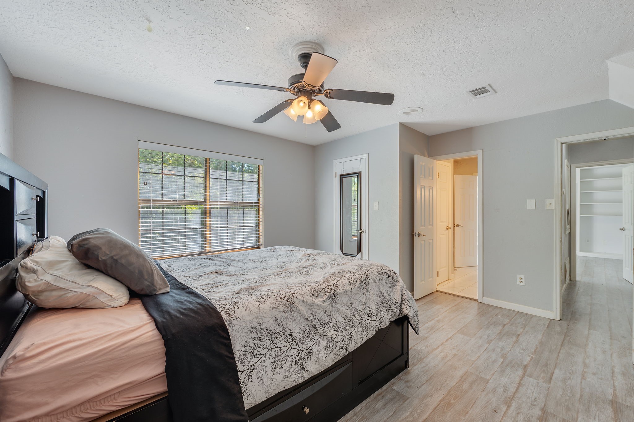 827 Vine Street Property Photo 20