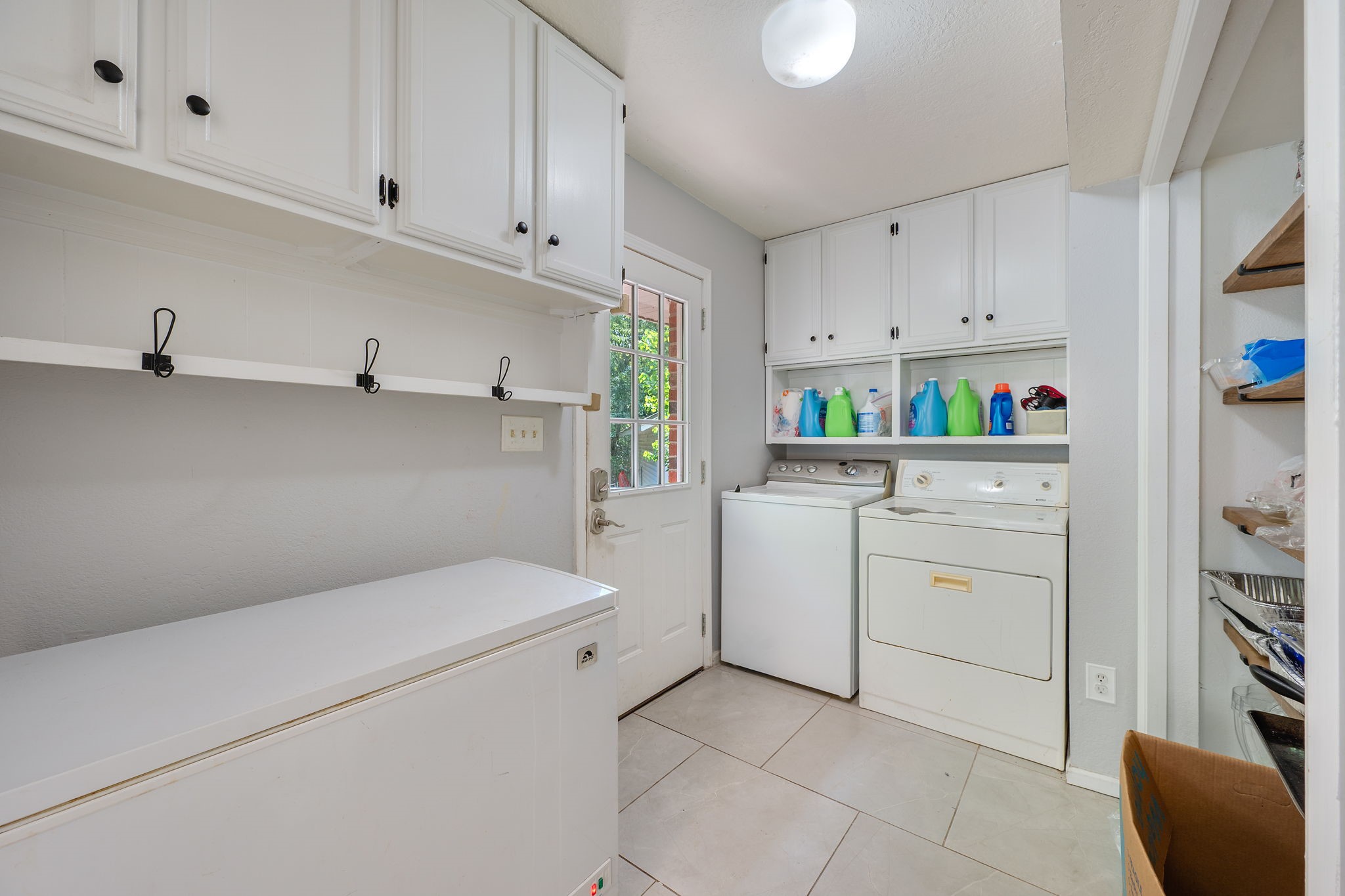 827 Vine Street Property Photo 21