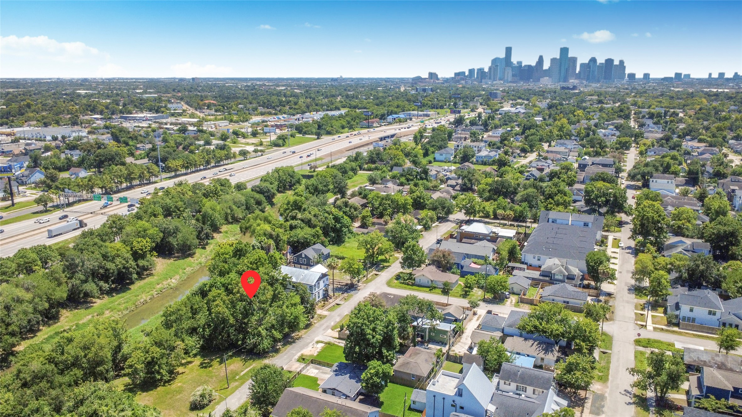 1204 Archer St Property Photo 3