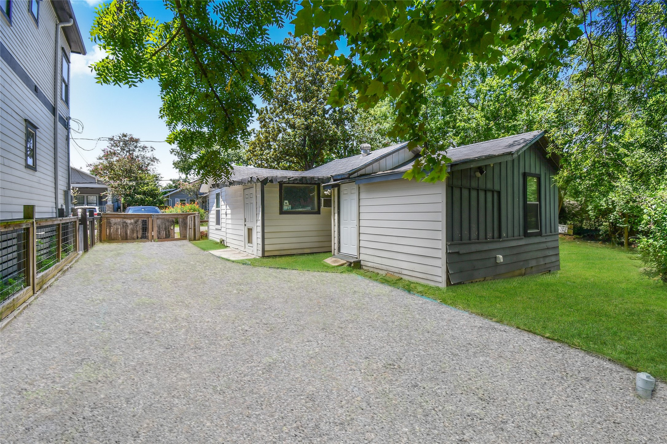 1204 Archer St Property Photo 40
