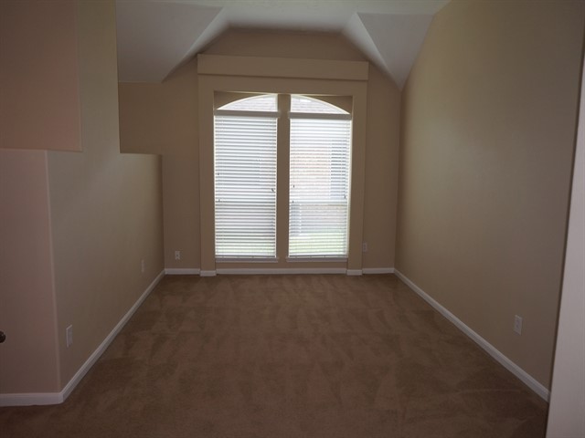 24230 Pine Canyon Falls Property Photo 9