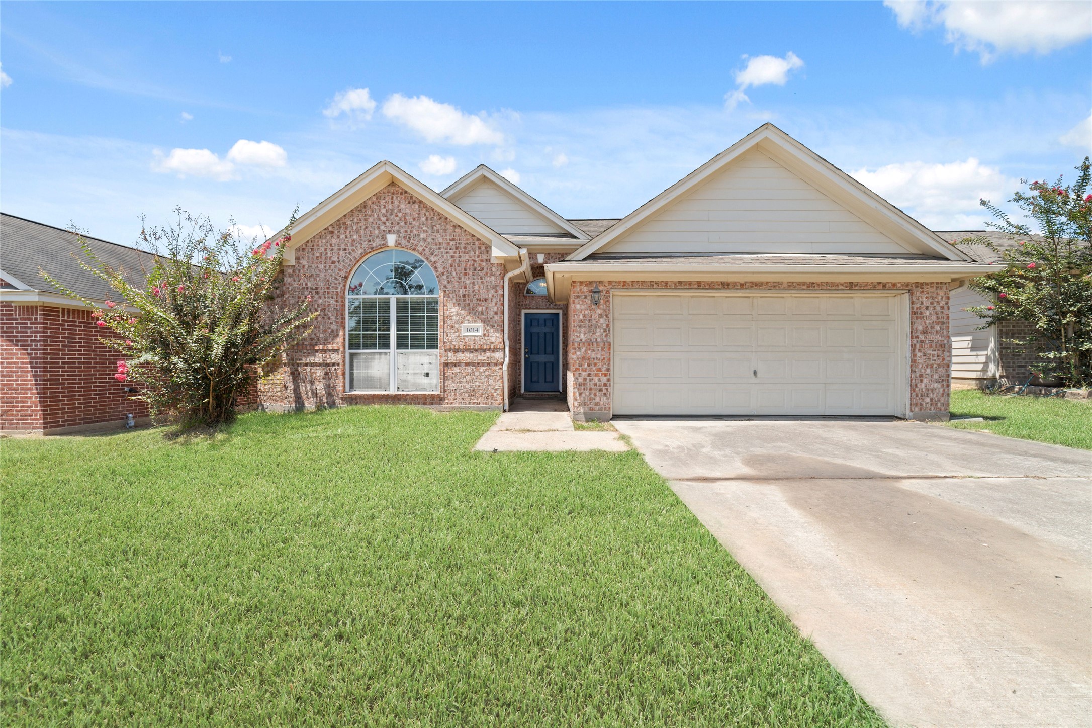 1014 Oak Glen Drive Property Photo 1