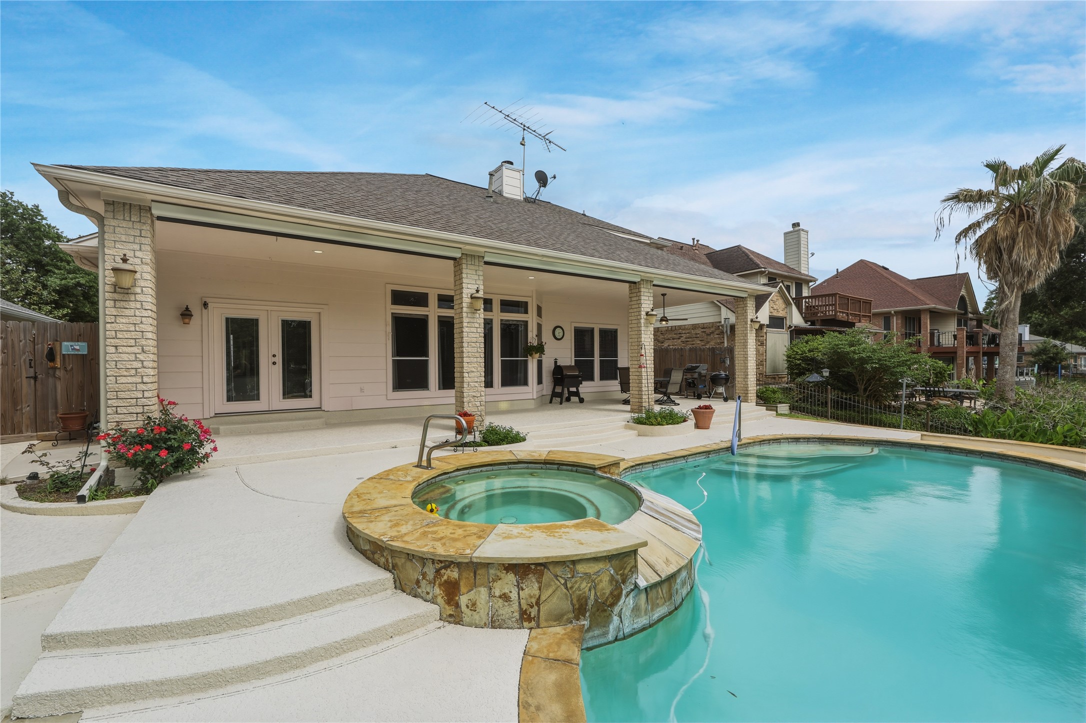 12516 Lake Vista Drive Property Photo 33