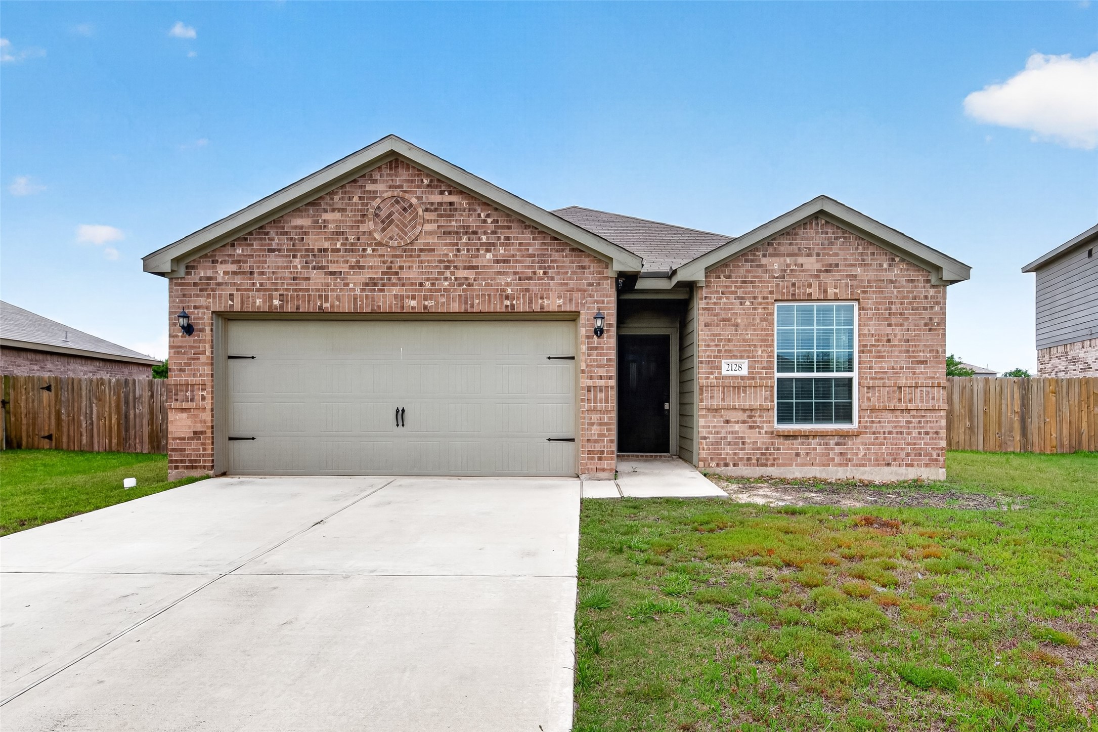 2112 Mule Ridge Drive Property Photo 1