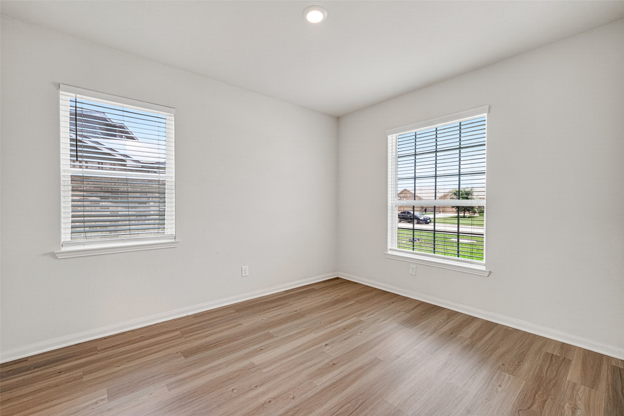 2112 Mule Ridge Drive Property Photo 7