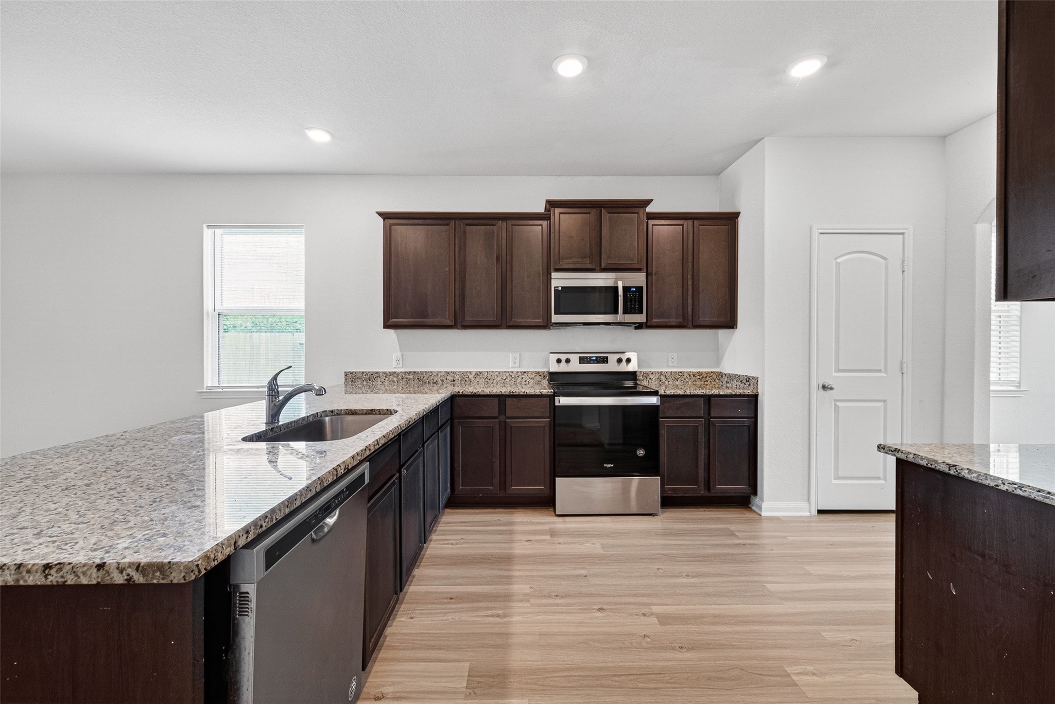 2112 Mule Ridge Drive Property Photo 12