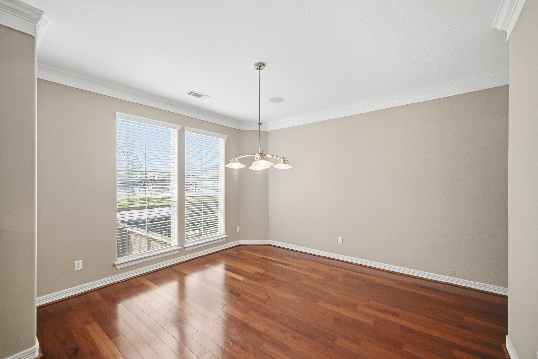 1316 Cleburne Street B Property Photo 8