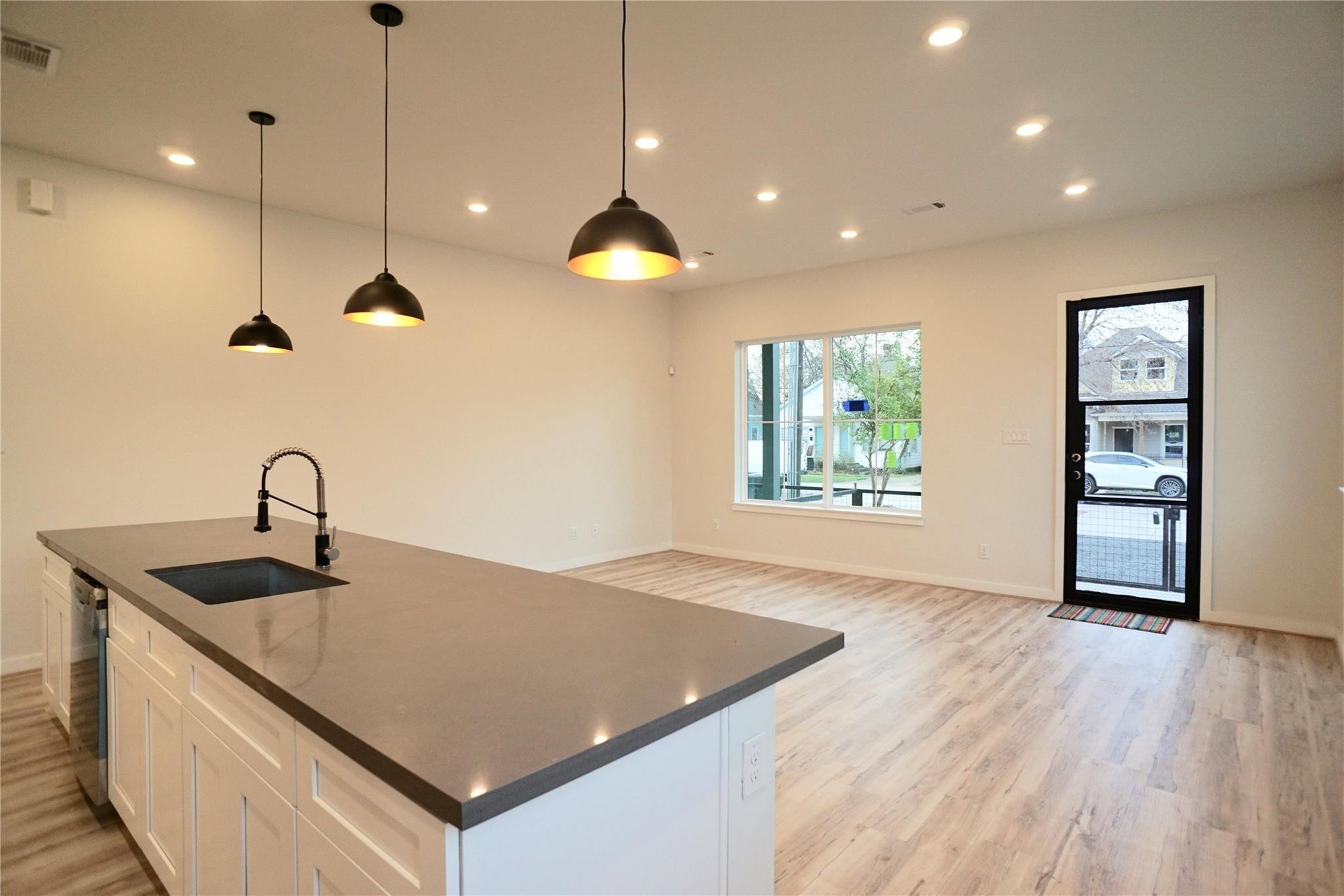 1711 Summer Street Property Photo 3