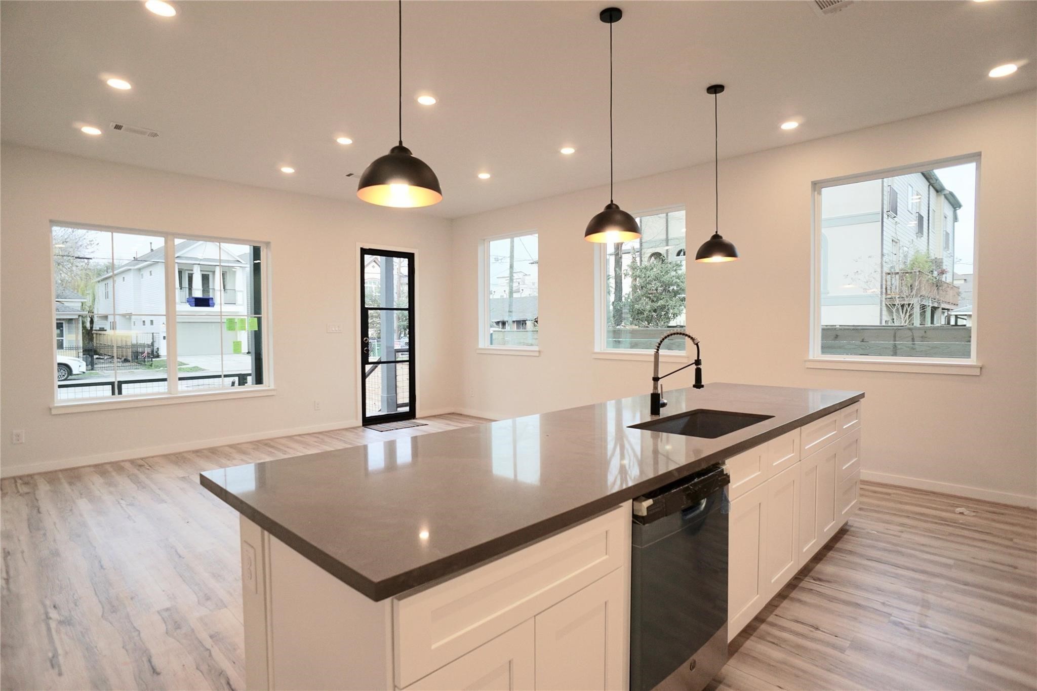 1711 Summer Street Property Photo 8