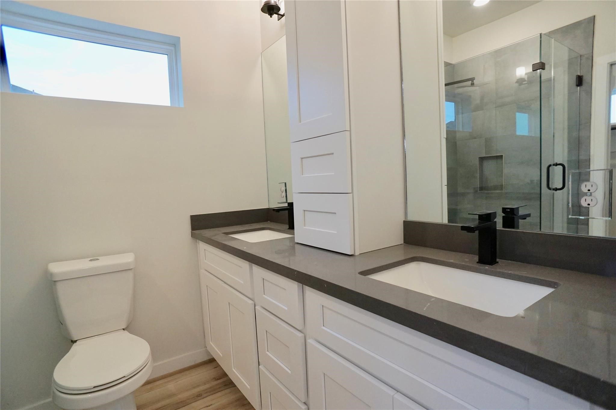 1711 Summer Street Property Photo 12
