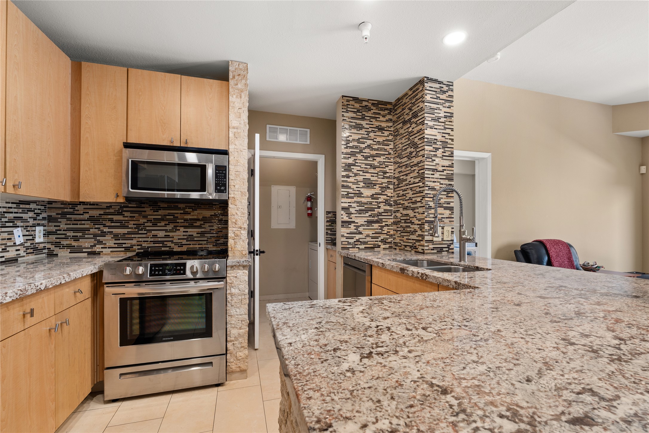 3505 Sage Road 406 Property Photo 3