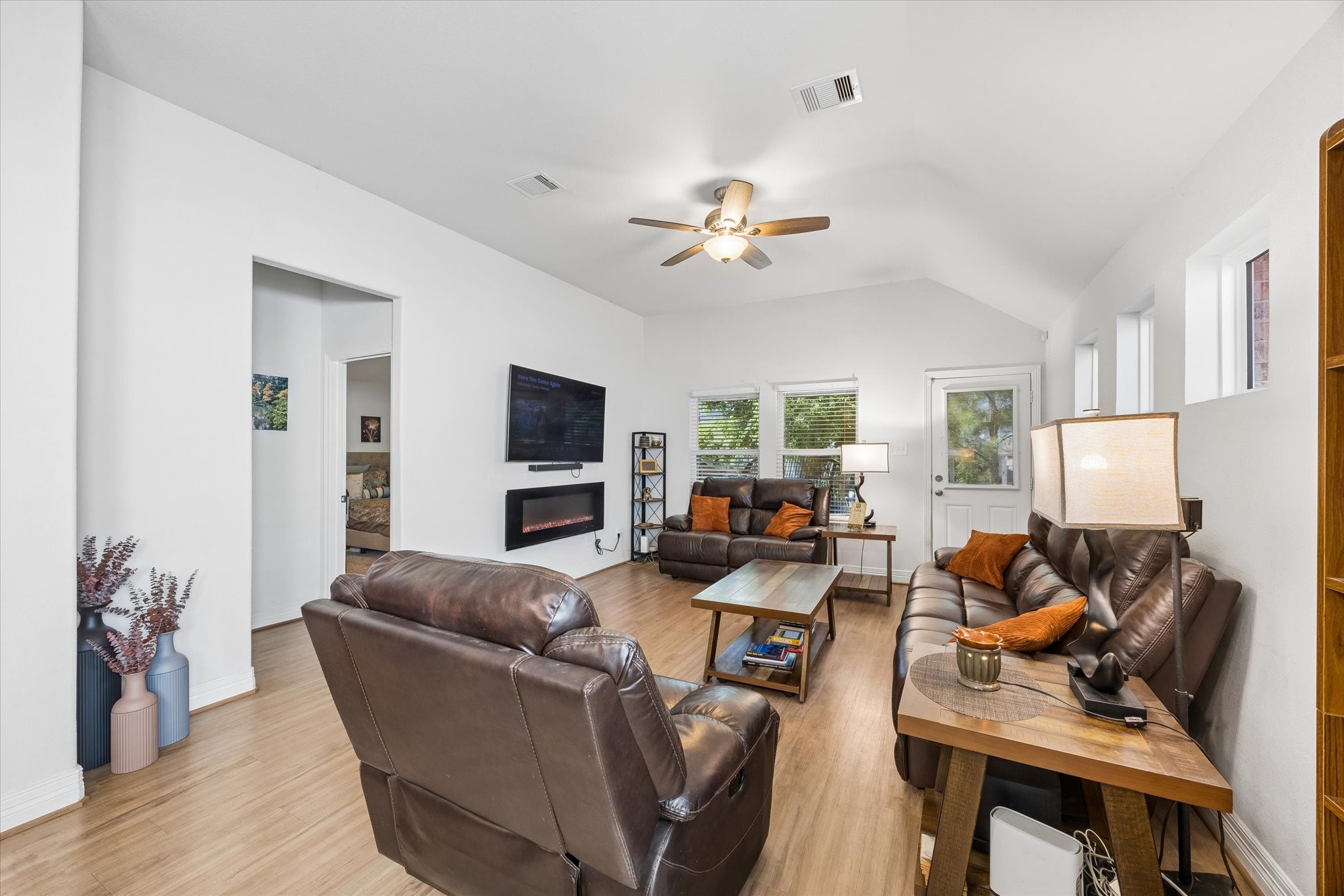 40526 Berylline Lane Property Photo 10