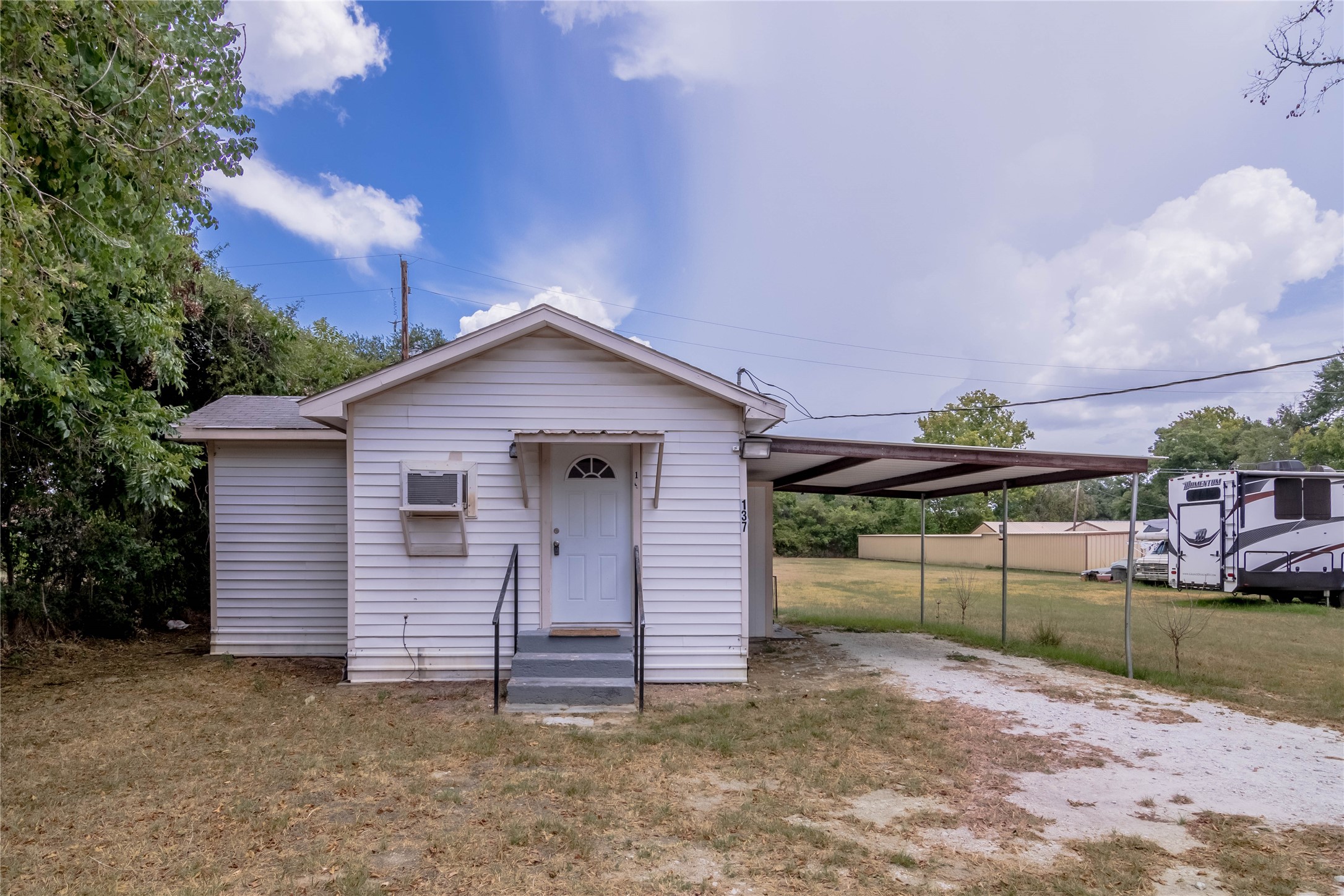 137 Lee Lane Property Photo 1