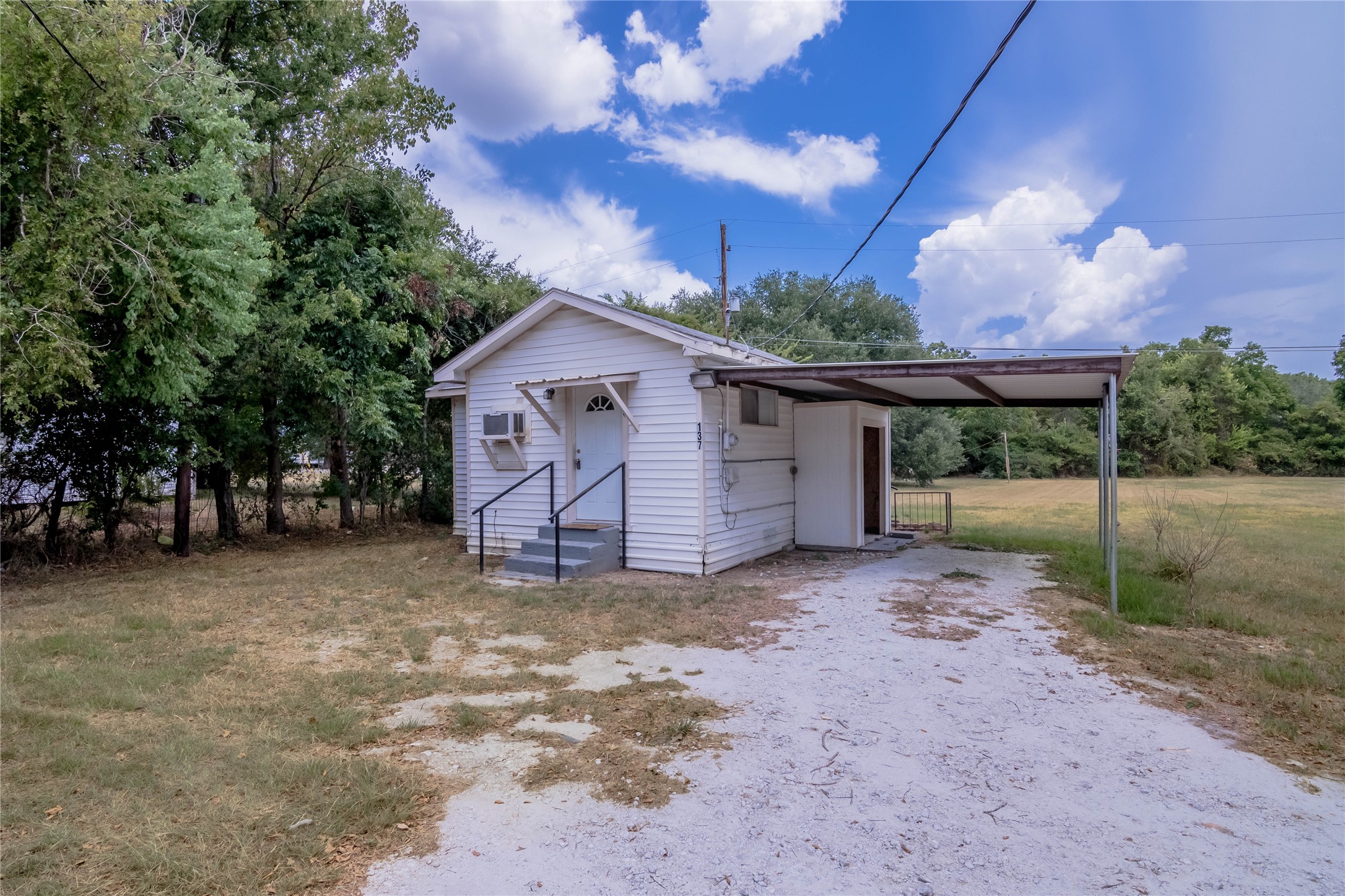 137 Lee Lane Property Photo 2