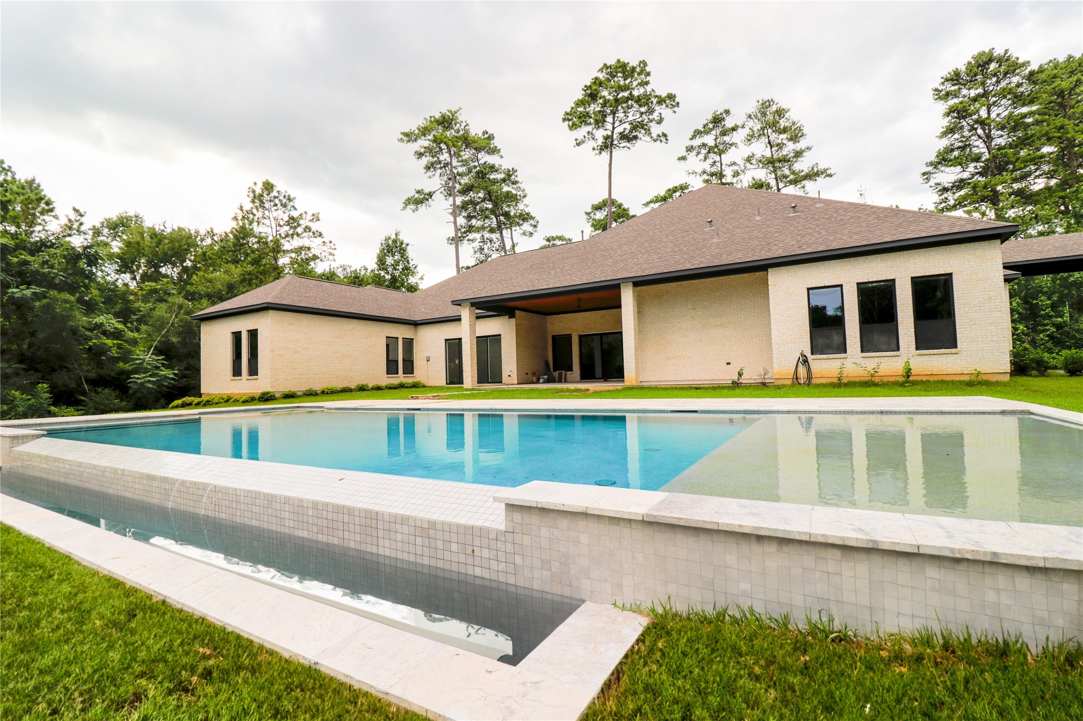 25003 Tarlton Court Property Photo