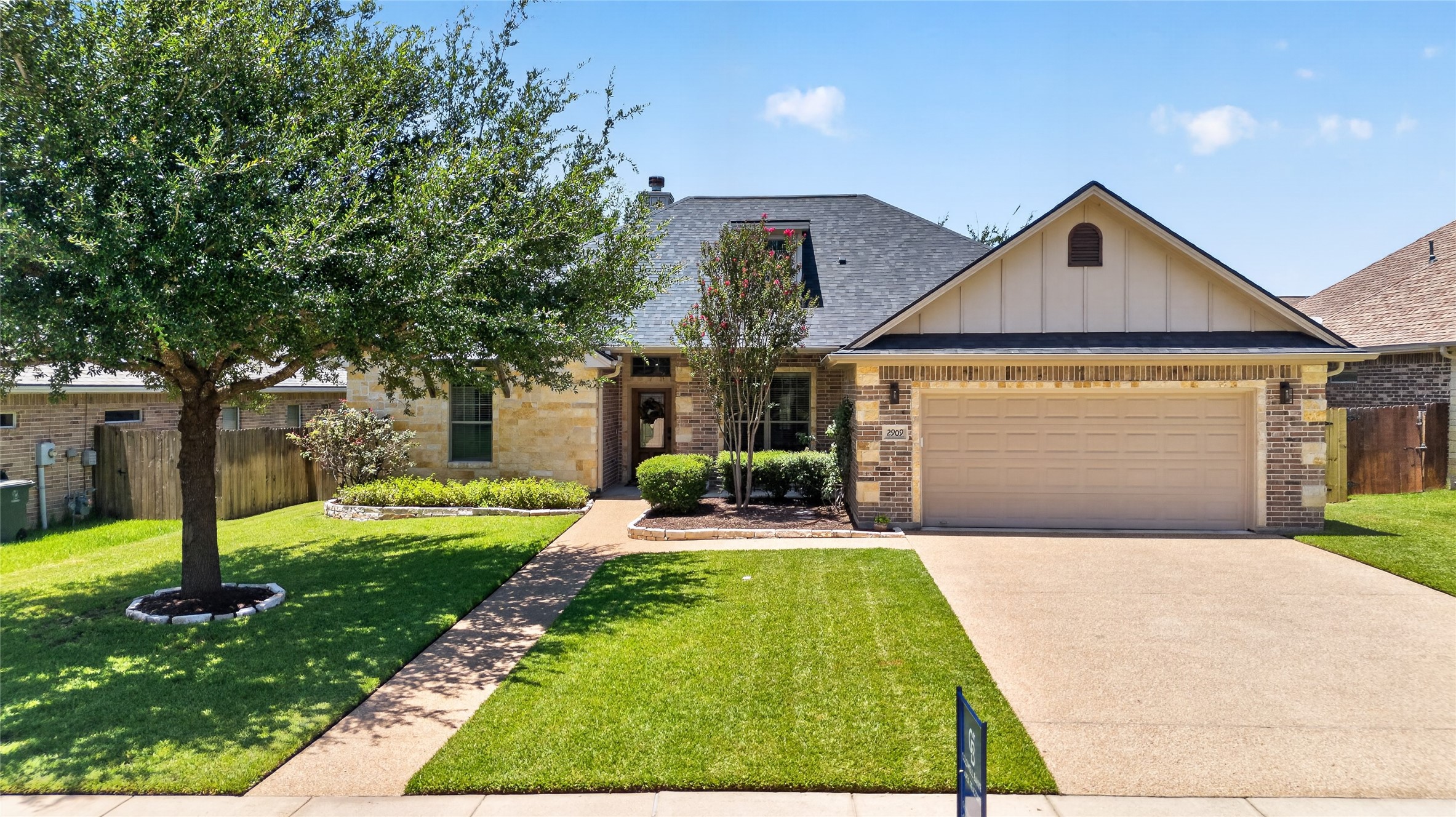 2909 Agee Court Property Photo 1
