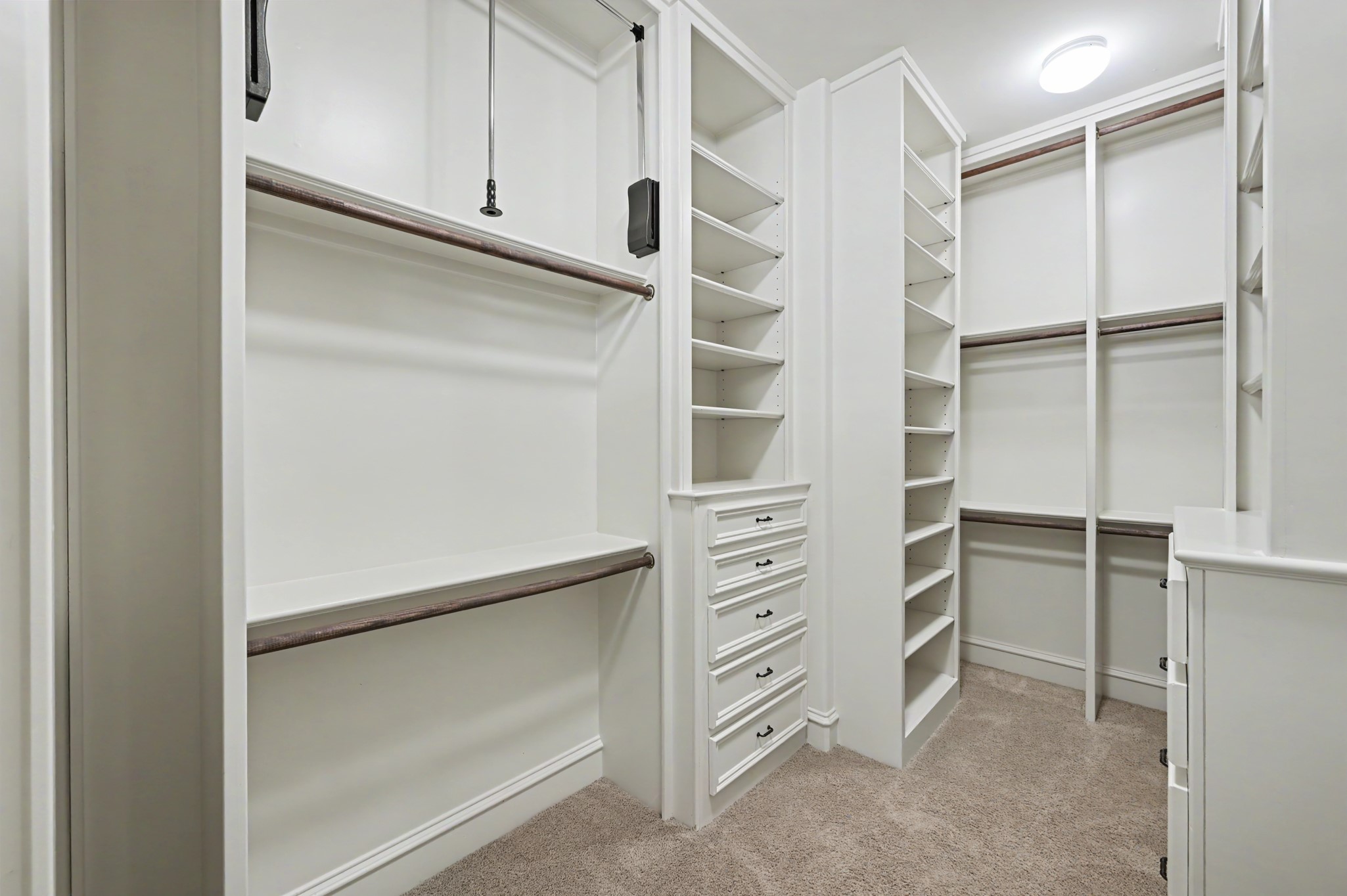 8111 Machaelas Way Property Photo 30