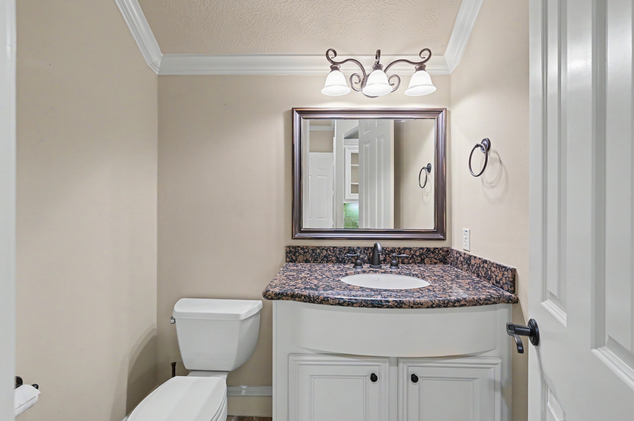 8111 Machaelas Way Property Photo 31