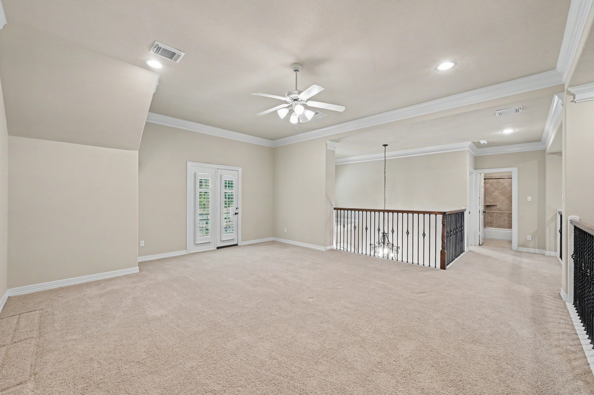 8111 Machaelas Way Property Photo 32
