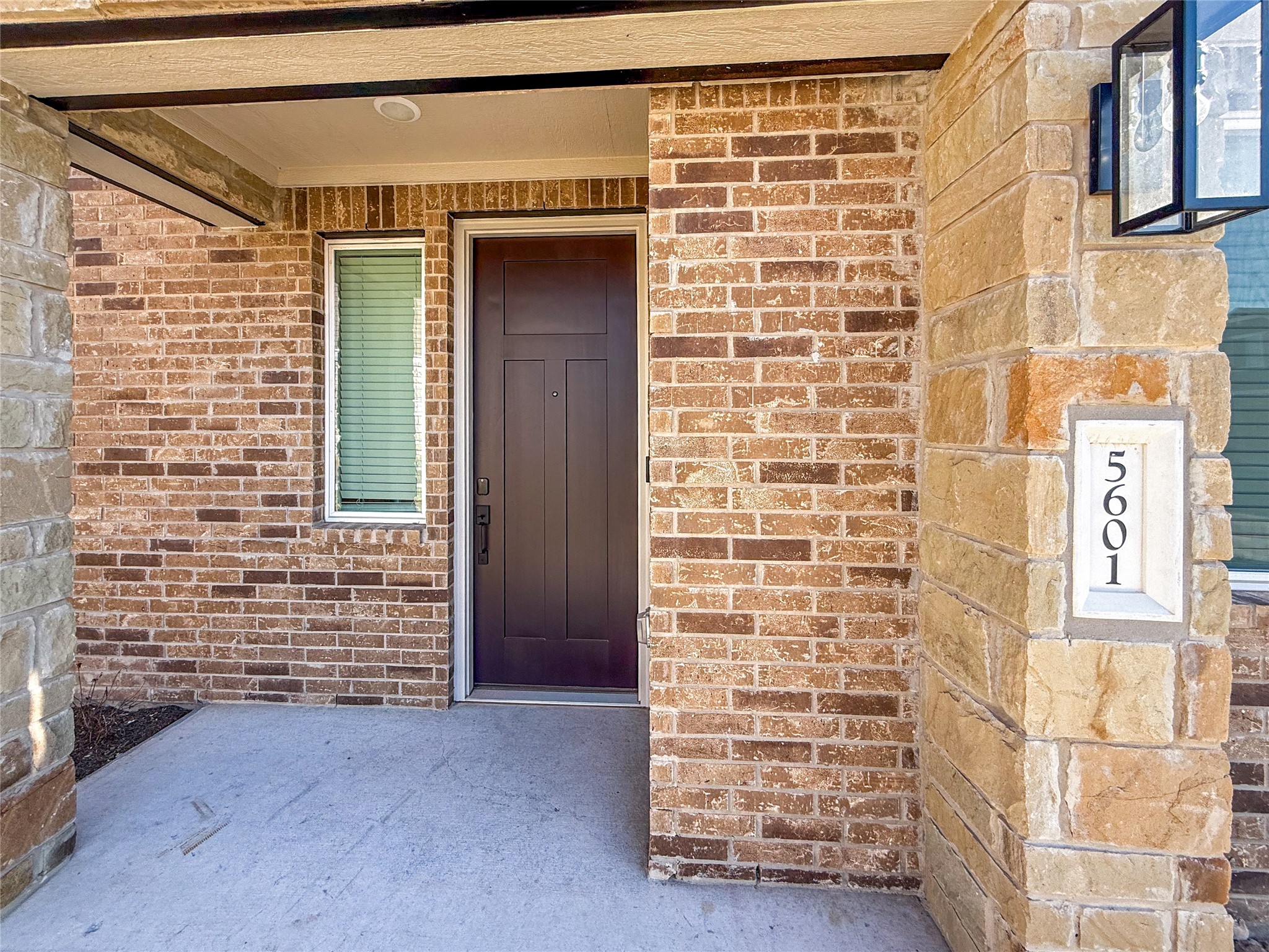 5601 Mobeetie Loop Property Photo 2