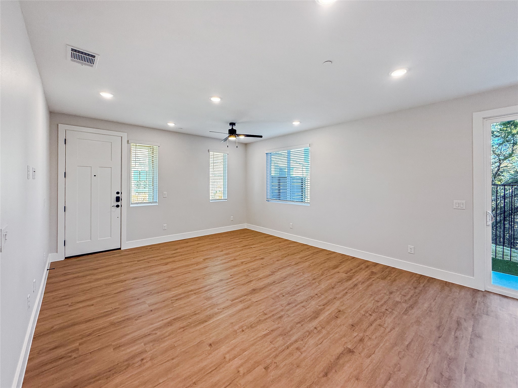 5601 Mobeetie Loop Property Photo 5