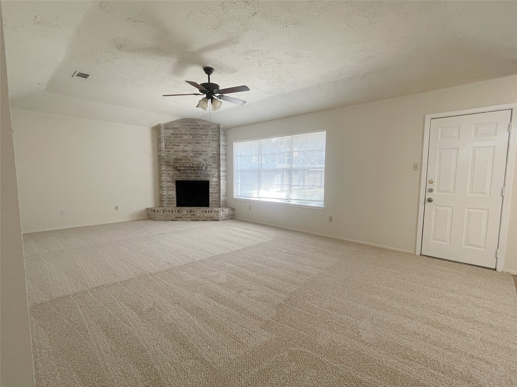 19010 Kemble Road Property Photo 2