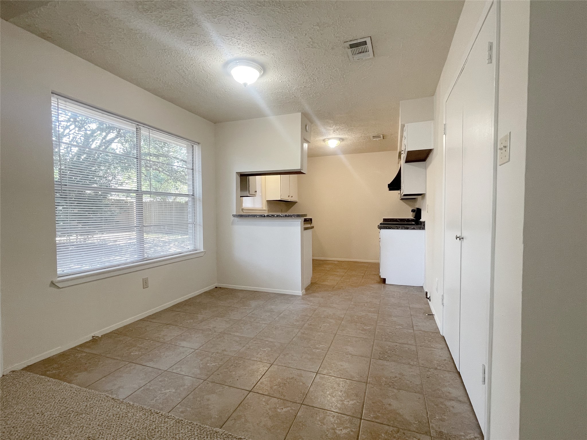 19010 Kemble Road Property Photo 4